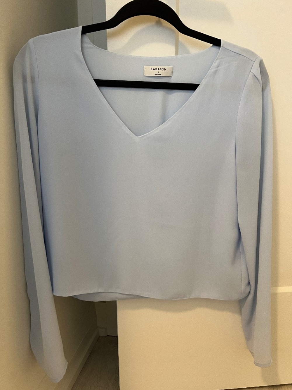 Aritzia Babaton Murphy Longsleeve Light Blue Size S